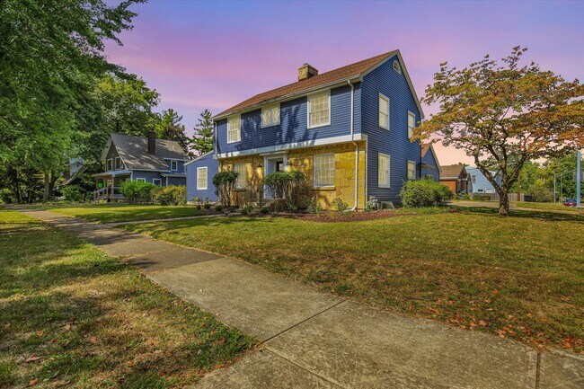 Foto del edificio - 1212 W Healey St