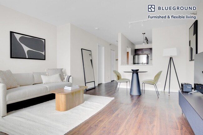 Foto del edificio - 420 E Ohio St