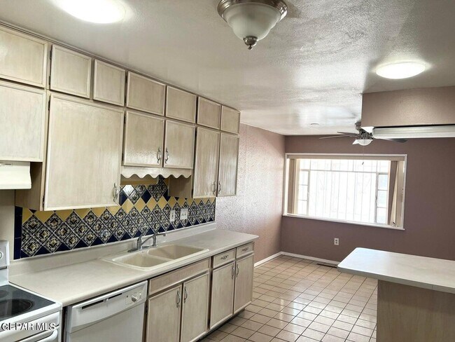 Foto del edificio - 9508 Gairloch Dr