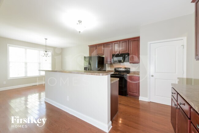 Foto del edificio - 6231 Cove Creek Dr