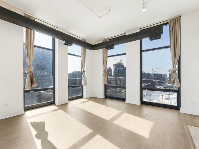 Foto del edificio - 740 W Fulton St