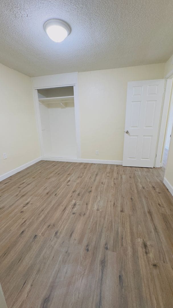 Building Photo - MOVE IN SPECIAL- Downstairs 2 bedroom +1 bath, patio. AVAILABLE NOW!!