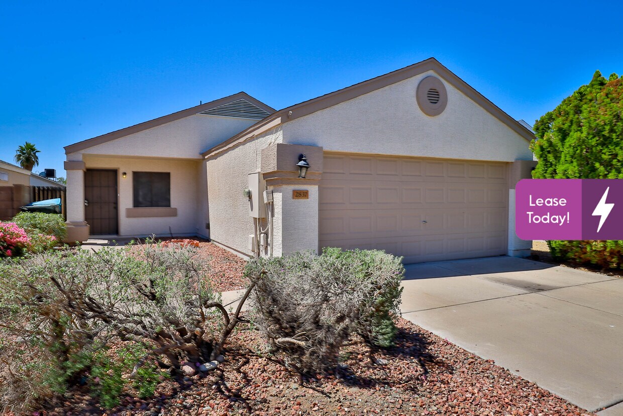 Foto principal - 2837 W Angela Dr