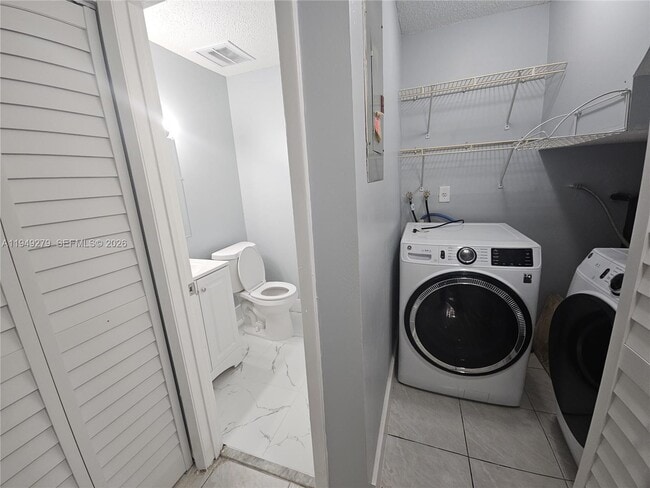 Building Photo - 5914 SW 133rd Pl