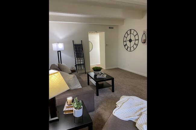 Building Photo - Harvard Square