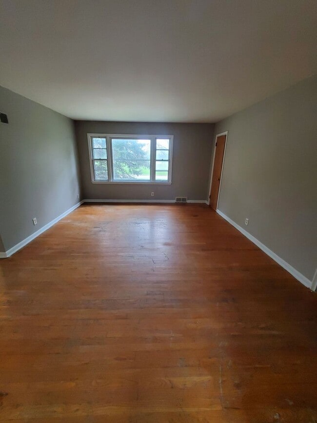 Building Photo - 3433 N 76th St
