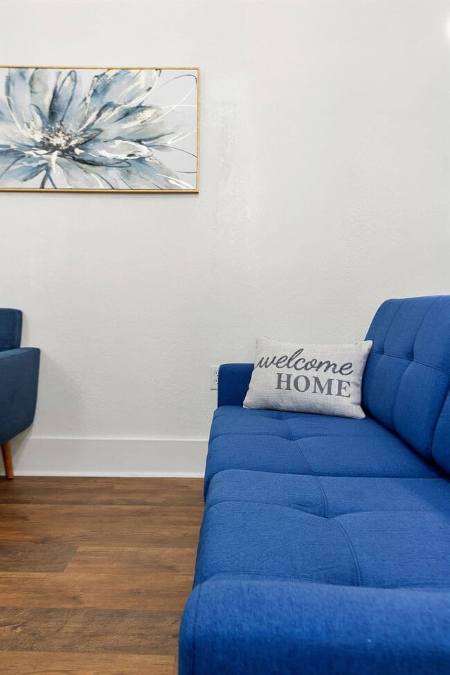 Building Photo - 713 E Palmetto St