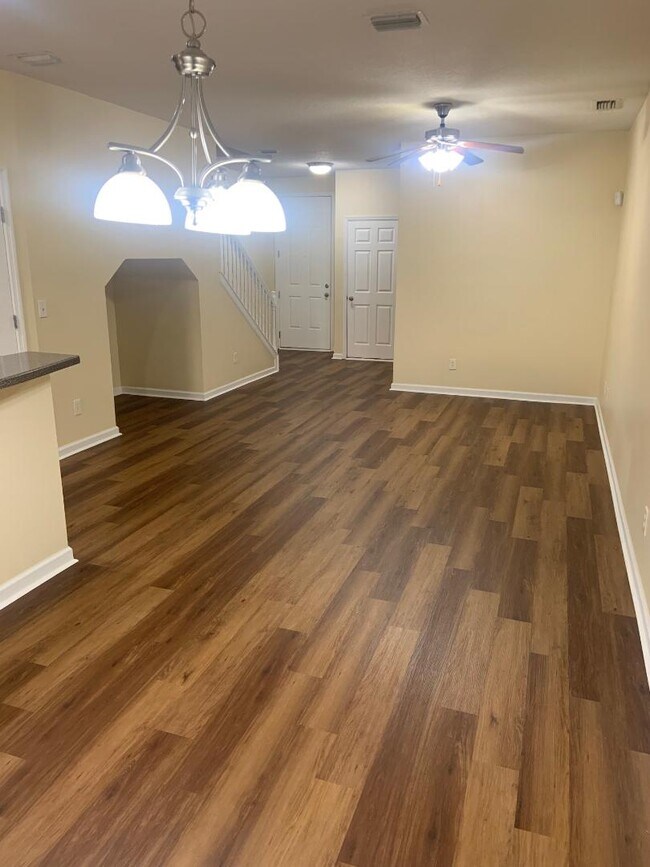Building Photo - 2359 Sunset Bluff Dr
