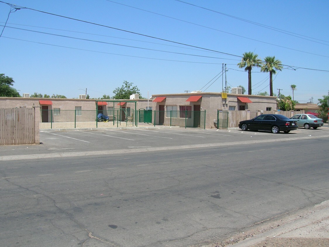 Primary Photo - The Melvin Street Apartments