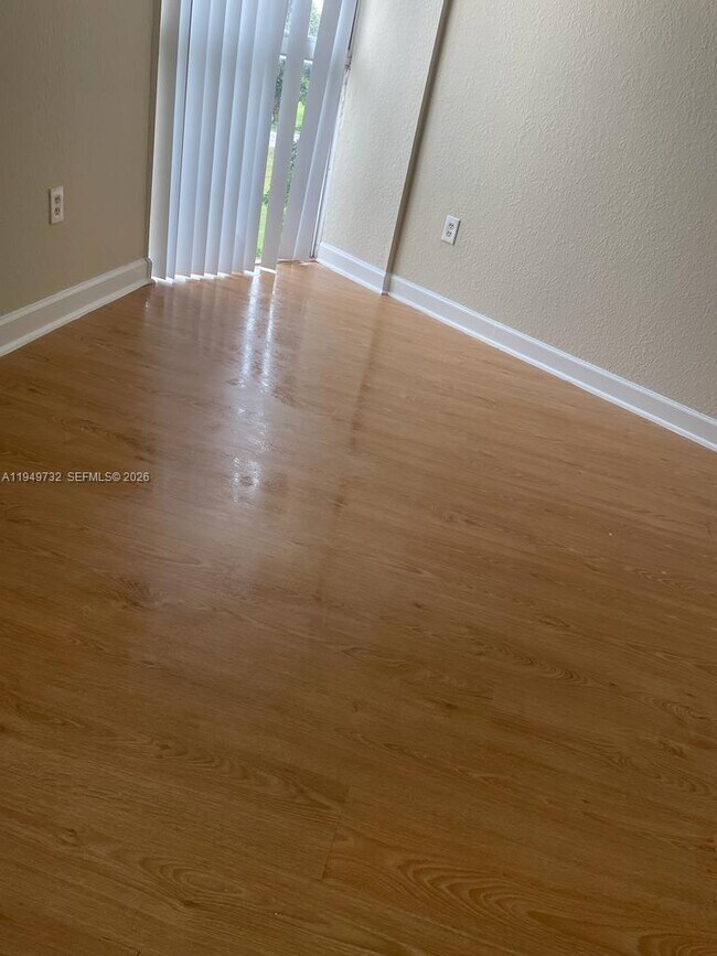 Foto del edificio - 7075 NW 186th St