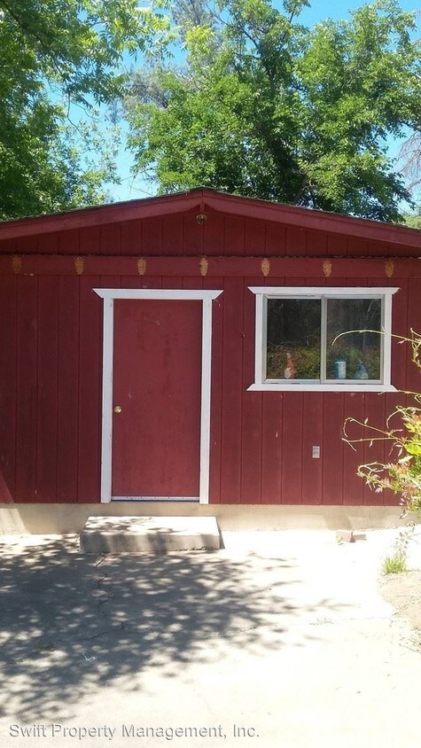 Primary Photo - 22455 Boyle Ln