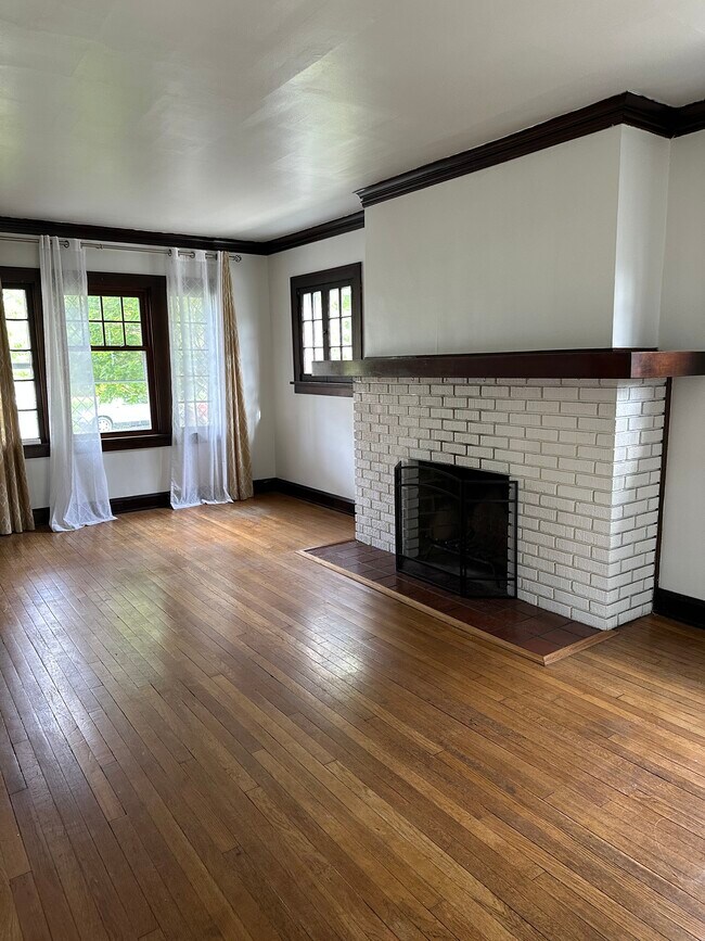 Foto del edificio - 1634 Chesterland Ave