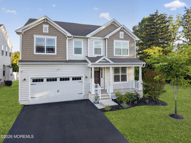 Building Photo - 319 Tulip Ct