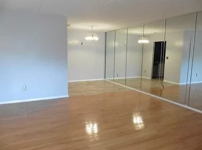 Building Photo - 50-56 Broadlawn Park