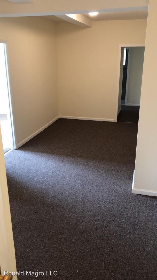 Building Photo - 2 br, 1 bath House - 9 Metropolitan Oval  5C
