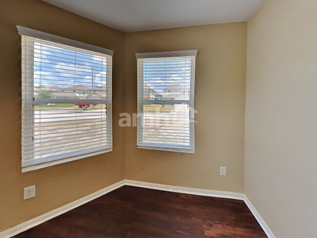 Building Photo - 9928 Grebe Dr