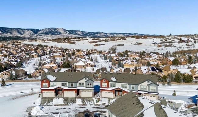 Foto del edificio - Flying Horse Luxury 4 Bed Townhouse with Mt. Views