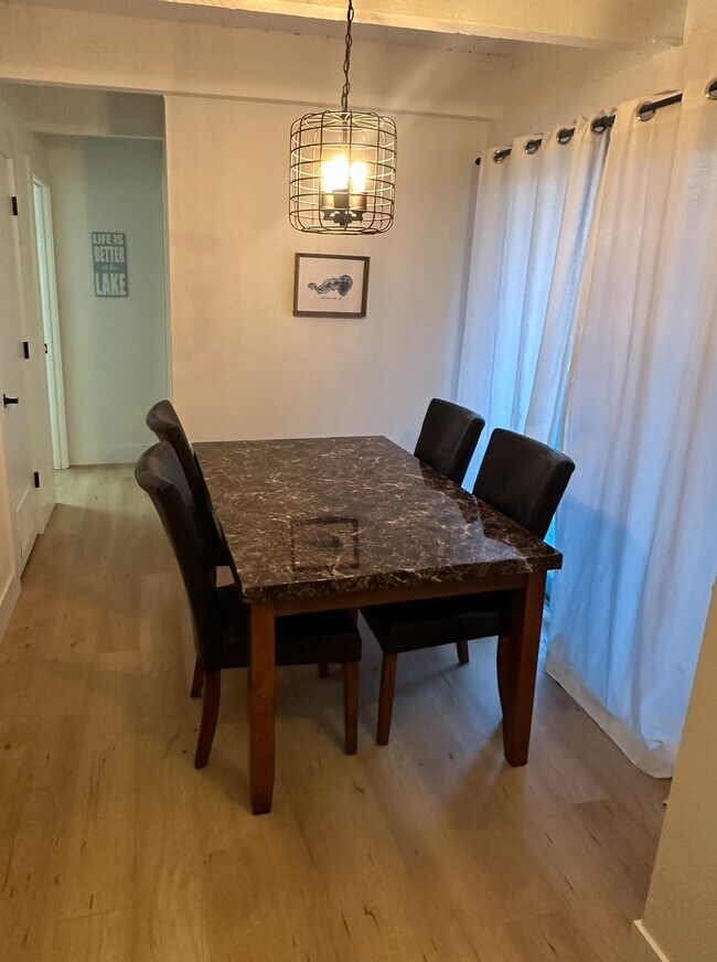 Foto del edificio - 2700 N Shore Dr