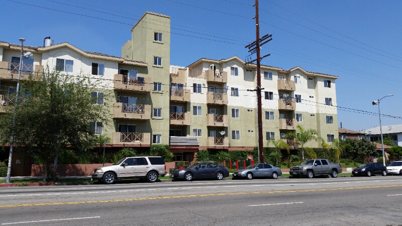 Foto principal - 11919 S Figueroa St