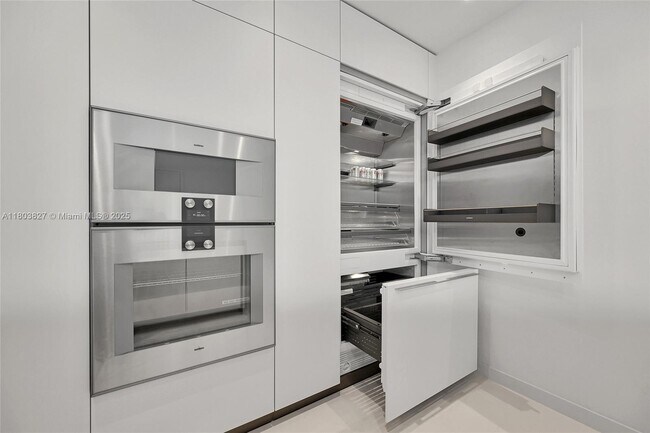 Foto del edificio - 300 Biscayne Blvd Way