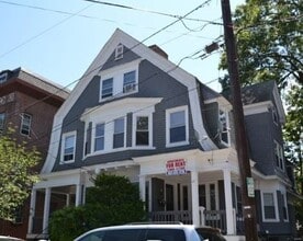 Building Photo - 67 Medway St
