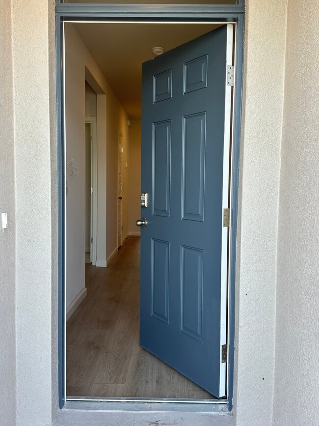 Building Photo - 1633 Garabaldi Cir SE