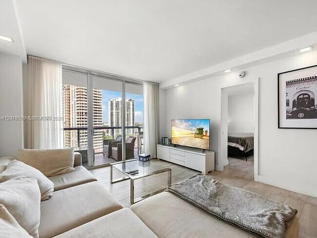 Foto del edificio - 19390 Collins Ave