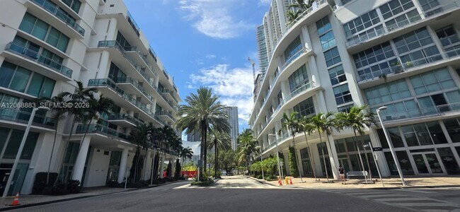 Building Photo - 350 S Miami Ave