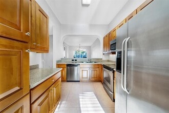 Building Photo - 3500 Oaks Clubhouse Dr