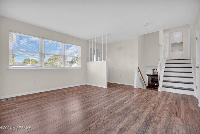 Building Photo - 899 Nantucket Ct