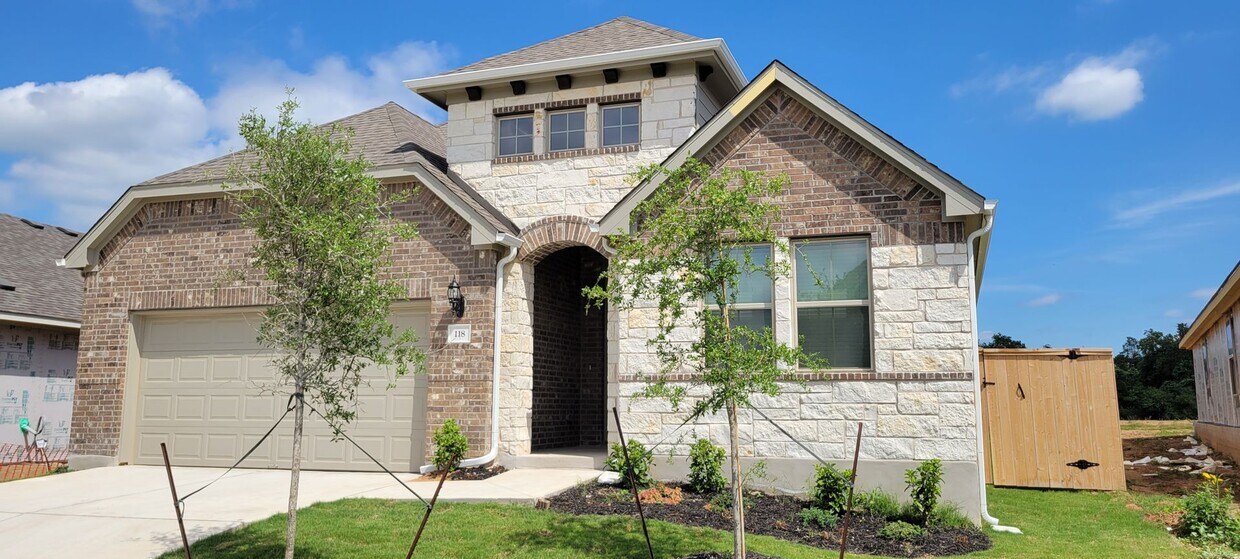 Foto principal - SPACE, COMMUNITY AMENITIES, NEW HOME, GREA...