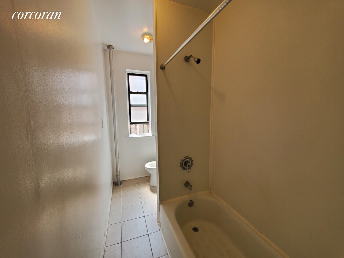 Building Photo - 1692 Grand Concourse