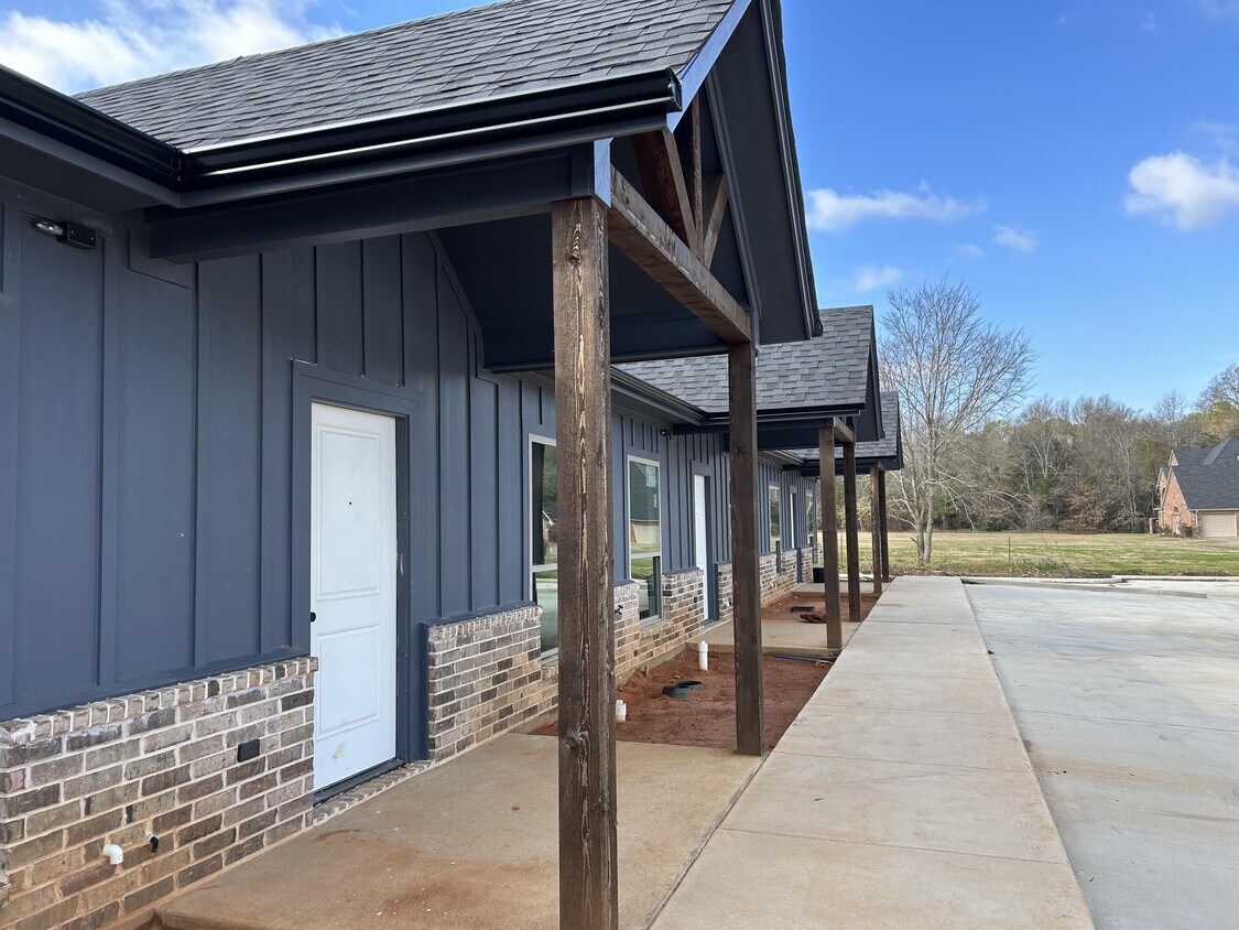 Foto principal - 1604 New England Rd