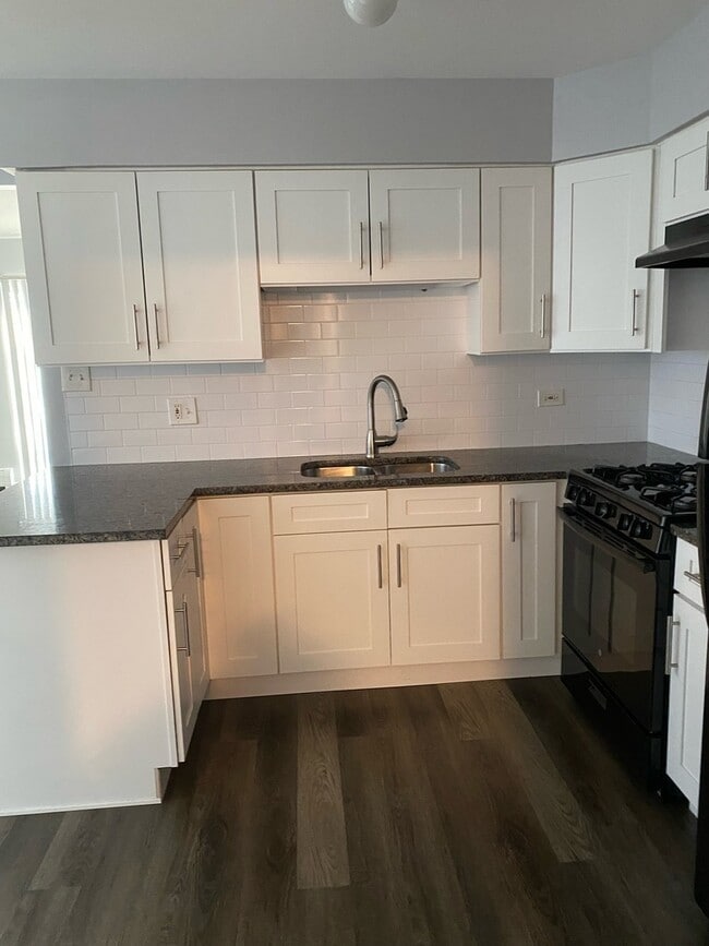 Building Photo - 4521 Maple Ave