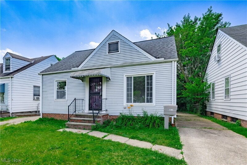21304 Watson Rd Maple Heights, OH 44137 – photo 1 of 20
