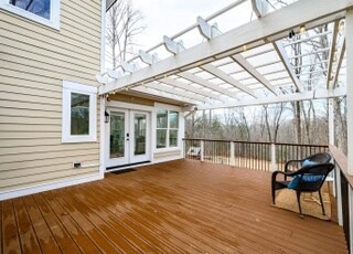 Foto del edificio - 303 Turkey Ridge Rd