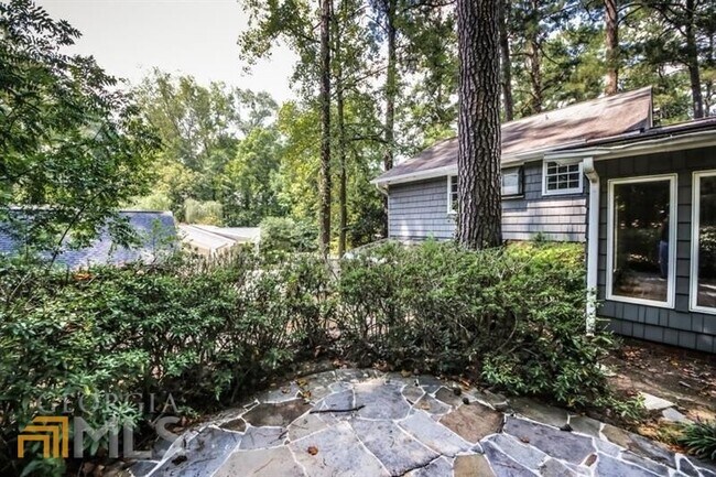 Foto del edificio - 3573 Old Ivy Ln NE