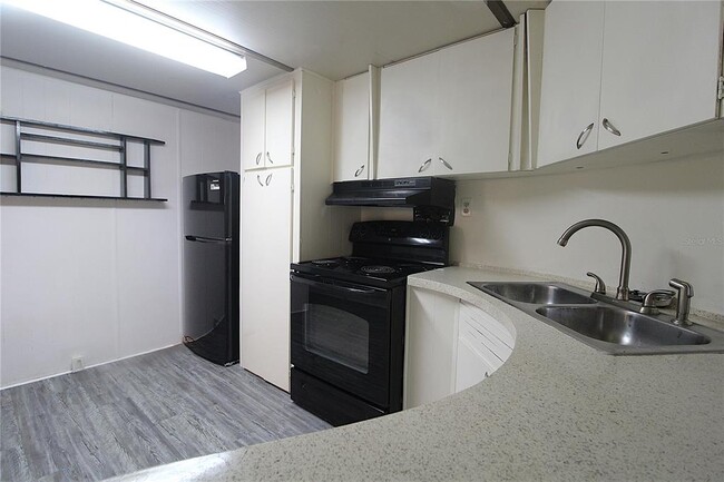 Foto del edificio - 512 50th Ave Dr W
