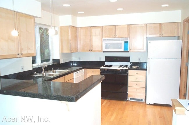Building Photo - 3918 Linden Ave N