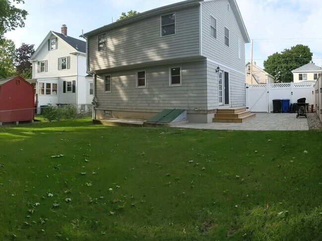 Building Photo - 53 Bedlow Ave