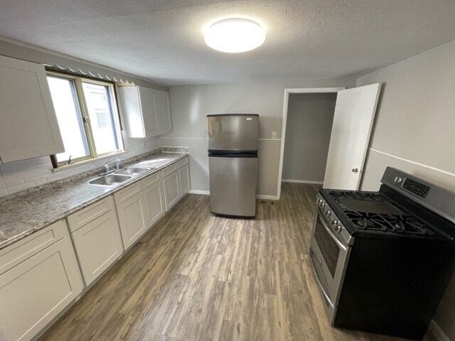 Kitchen - 80 Cable St