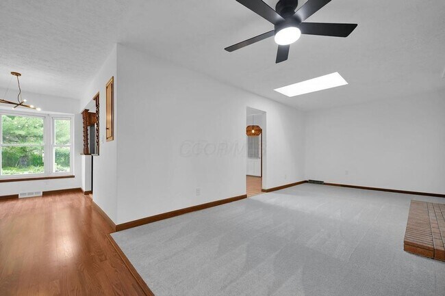 Foto del edificio - 760 Drummond Ct