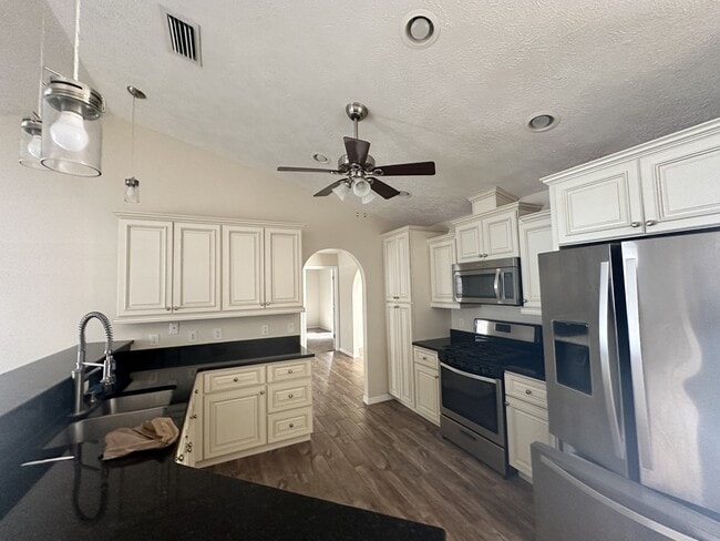 Foto del edificio - 5953 NE 62nd Court Rd