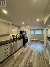 Building Photo - 39 Upper Canada Ct