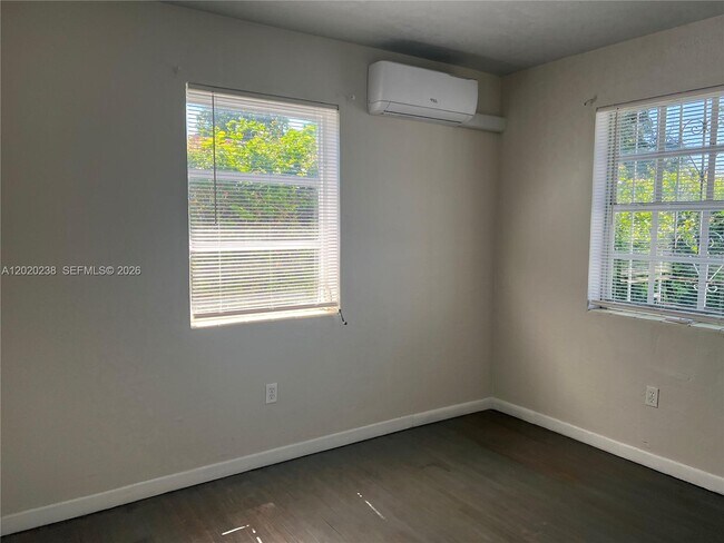 Foto del edificio - 740 NW 31st St