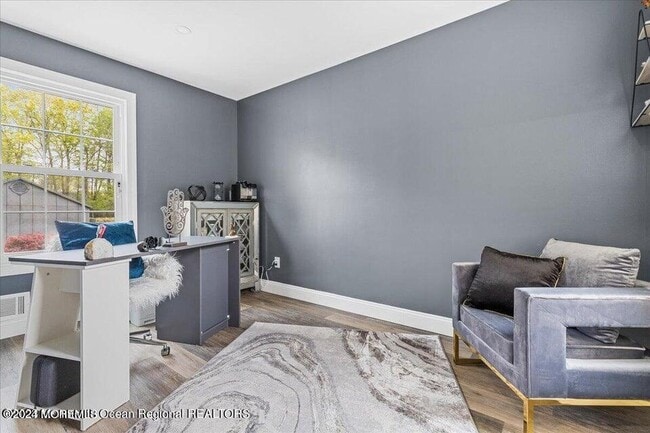 Building Photo - 5 Autumn Ave