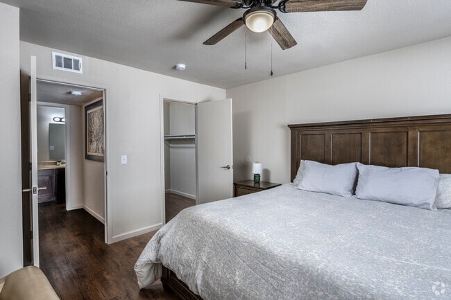 1BR, 1BA - 849SF - Bedroom - Pine Tree Apartments