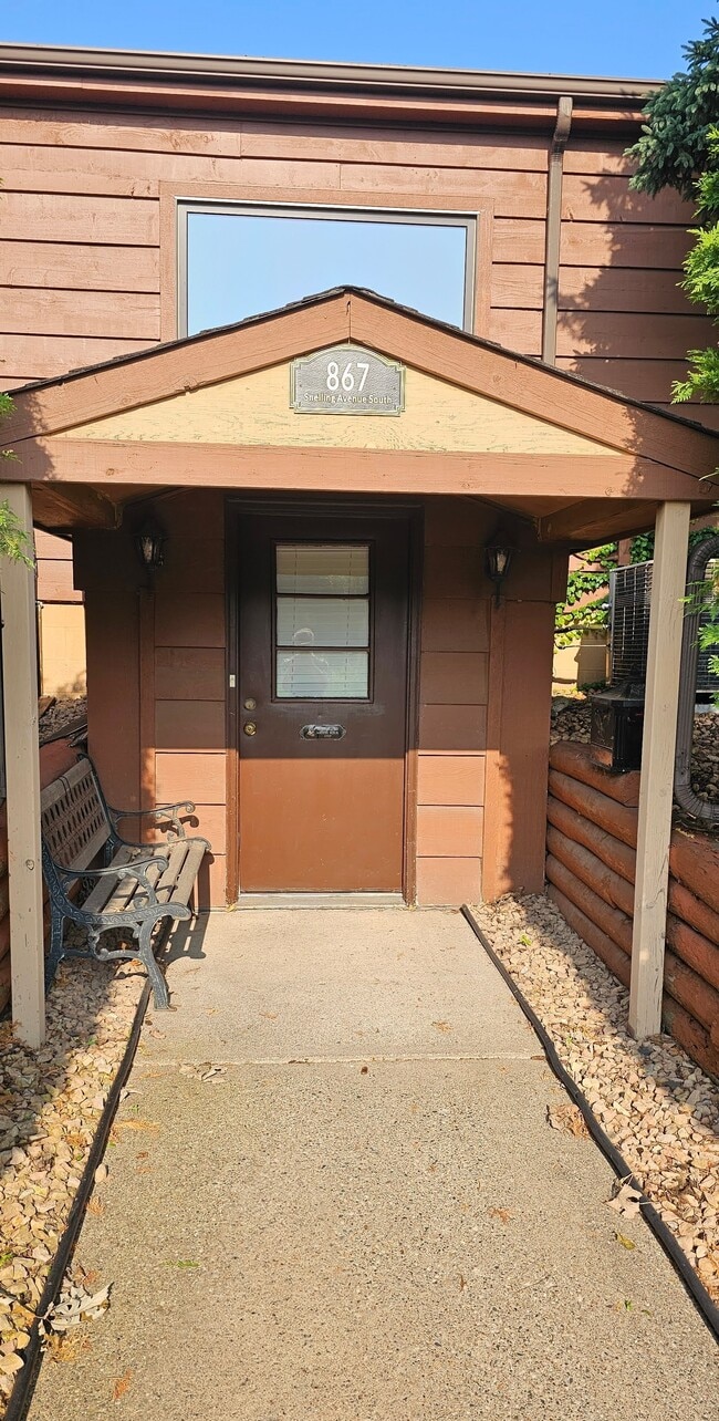 Building Photo - 867 Snelling Ave S