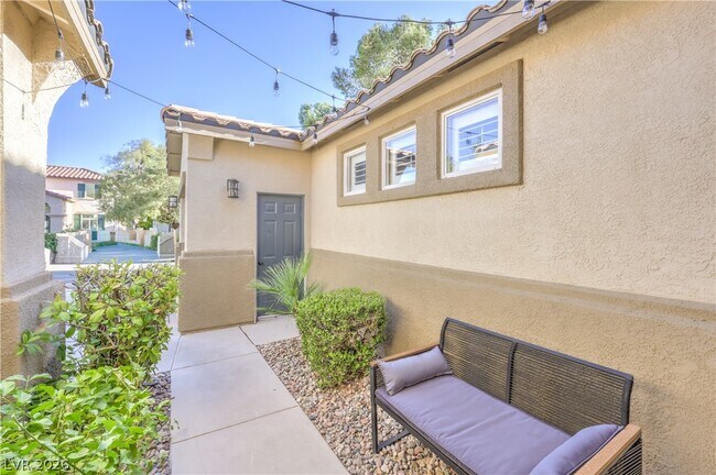 Building Photo - 1676 Ravanusa Dr