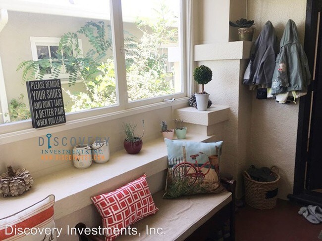 Building Photo - 5231 Coronado Ave